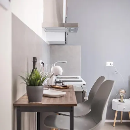 649 Mono Con Terrazzo アパート