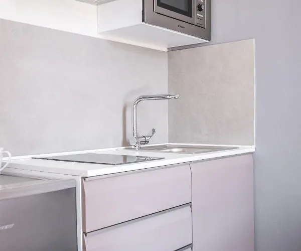 649 Mono Con Terrazzo Apartment