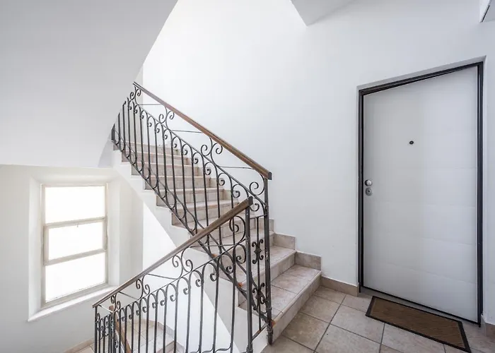 Διαμέρισμα 649 Mono Con Terrazzo *